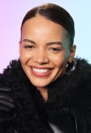 Leslie Grace