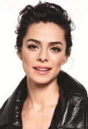 Özge Özpirinçci